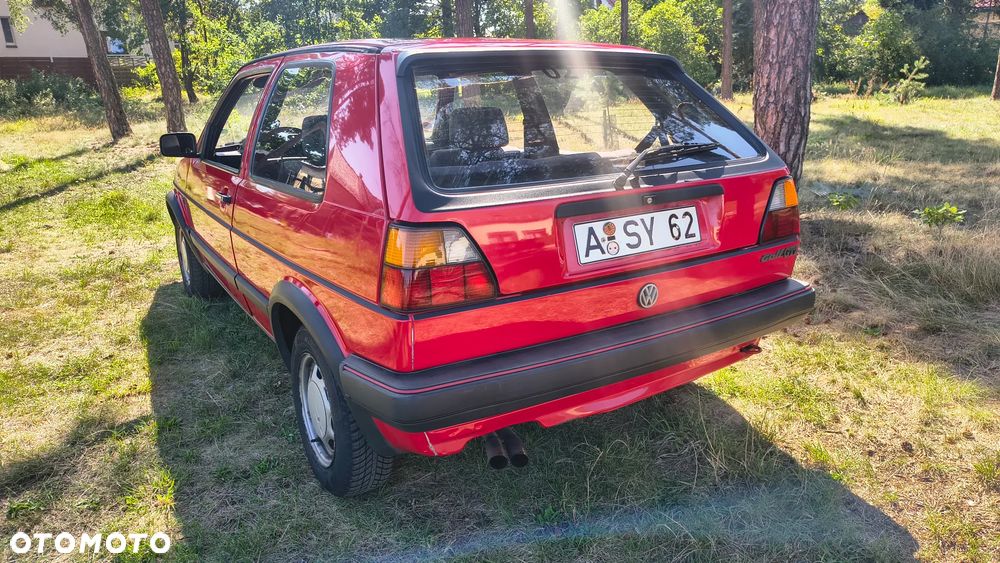 Volkswagen Golf 1.8 GTI Special - 3