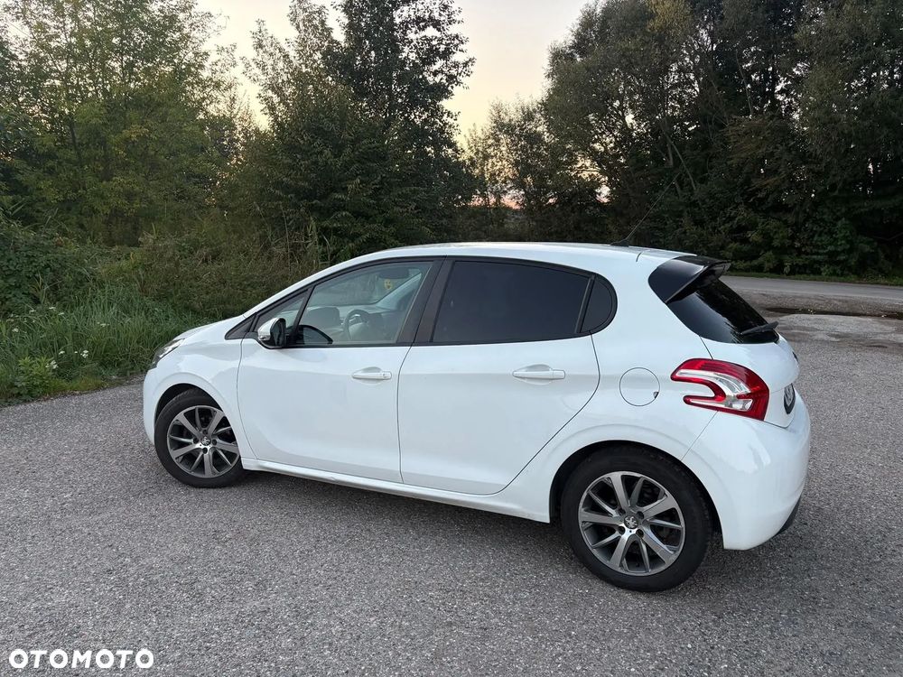 Peugeot 208 - 3