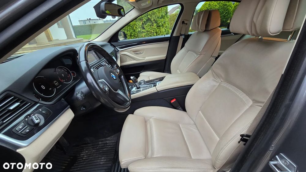 BMW Seria 5 525d xDrive Luxury Line - 27
