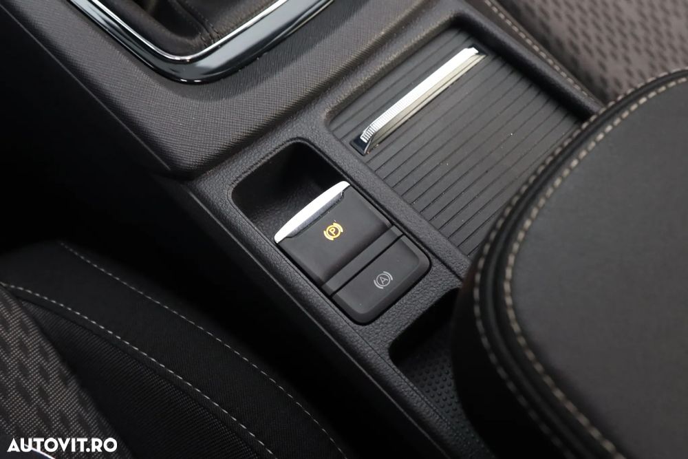 Skoda Octavia Combi 2.0 TDI First Edition - 35