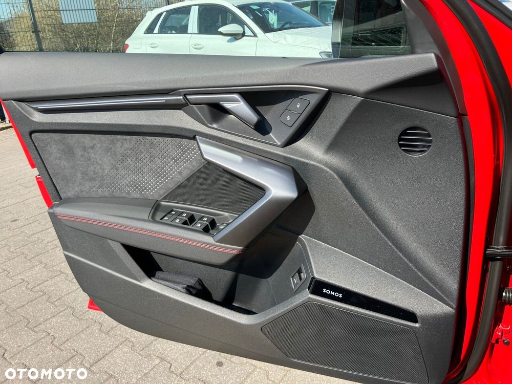 Audi RS3 Limousine - 23