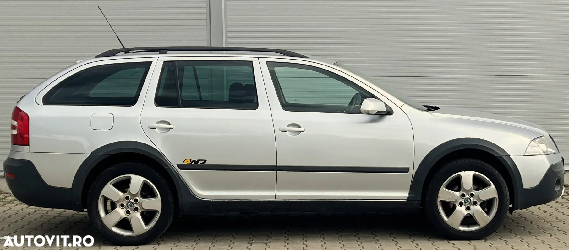 Skoda Octavia Combi 2.0 TDI DPF Scout 4x4 - 3