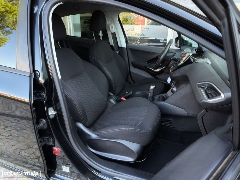 Peugeot 208 1.2 PureTech Style - 14