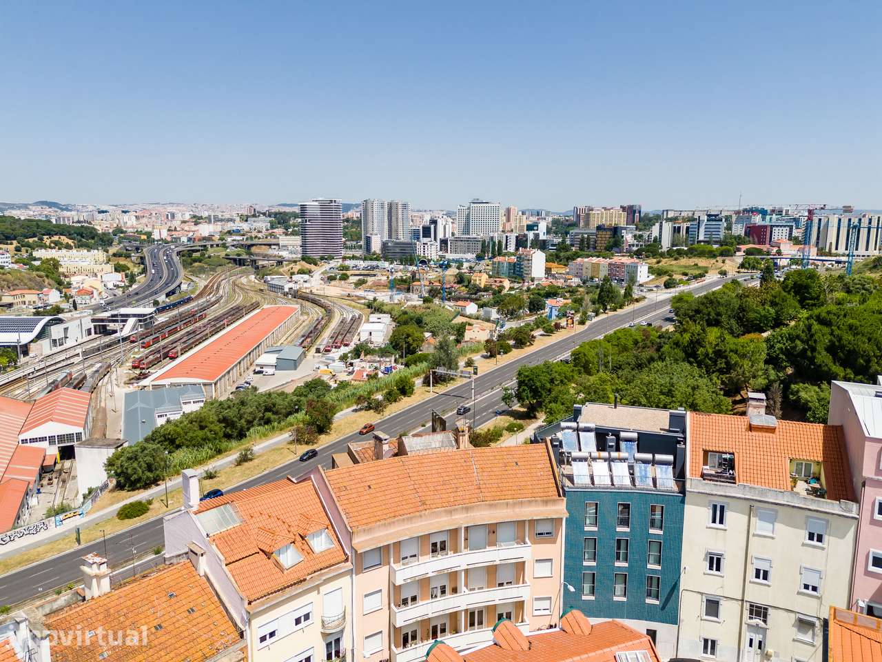 T1 com varanda/ terraço e ar condicionado em Campolide - Grande imagem: 5/38