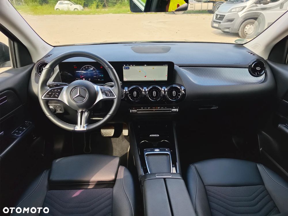 Mercedes-Benz GLA 200 7G-DCT Progressive - 20