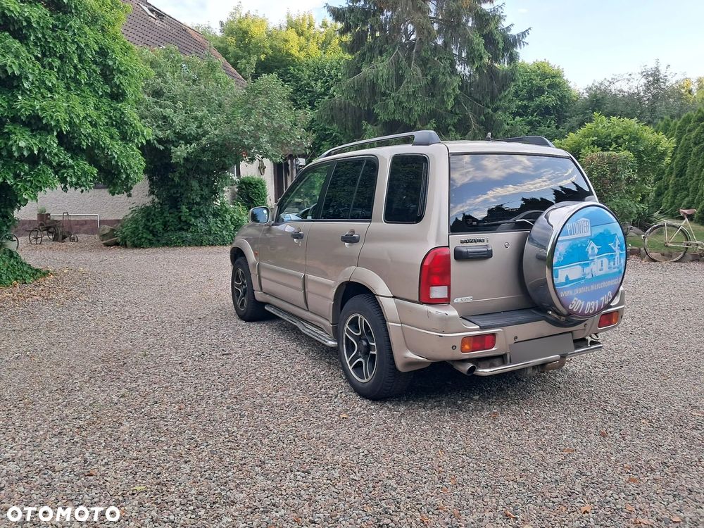 Suzuki Grand Vitara 2.0 - 6