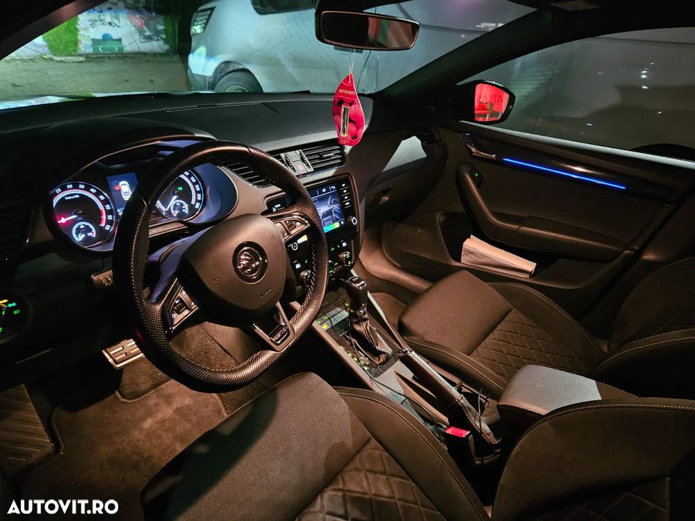 Skoda Octavia 2.0 TDI DSG 4X4 RS - 8