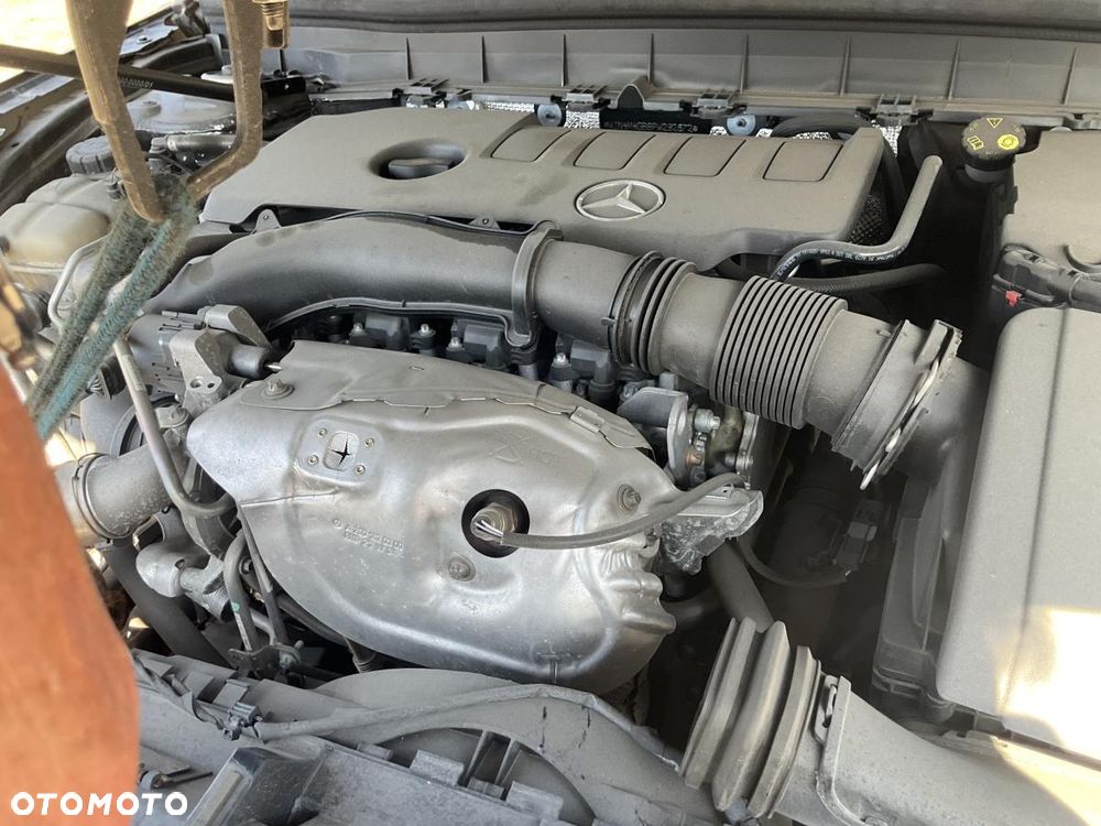 Mercedes-Benz GLB - 8