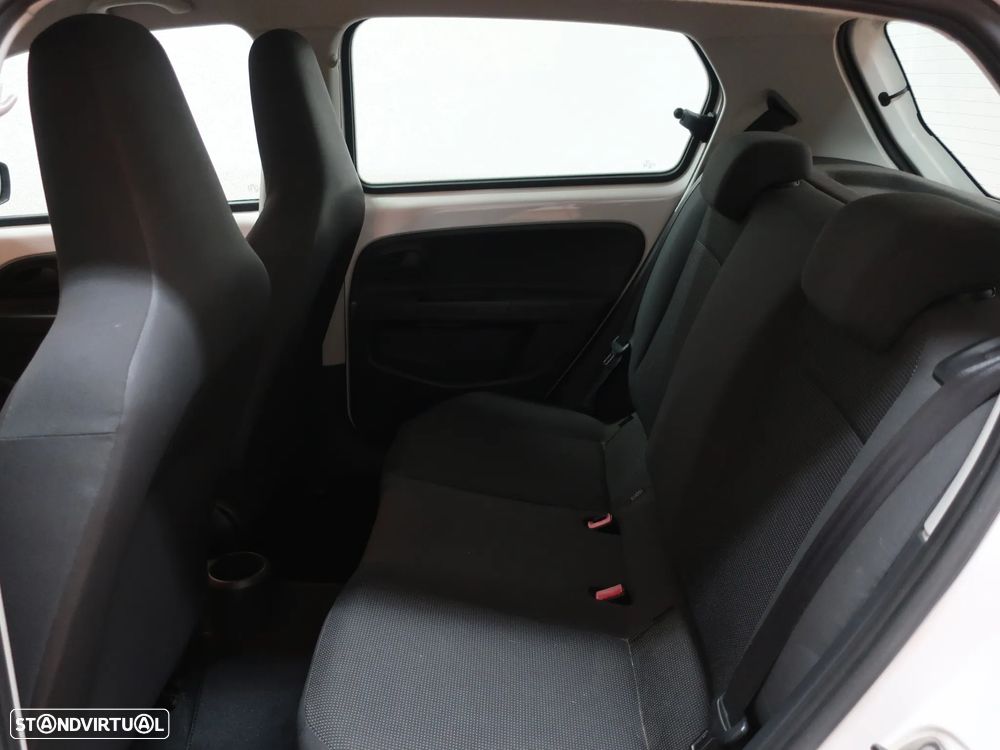 VW Up! 1.0 Take - 12