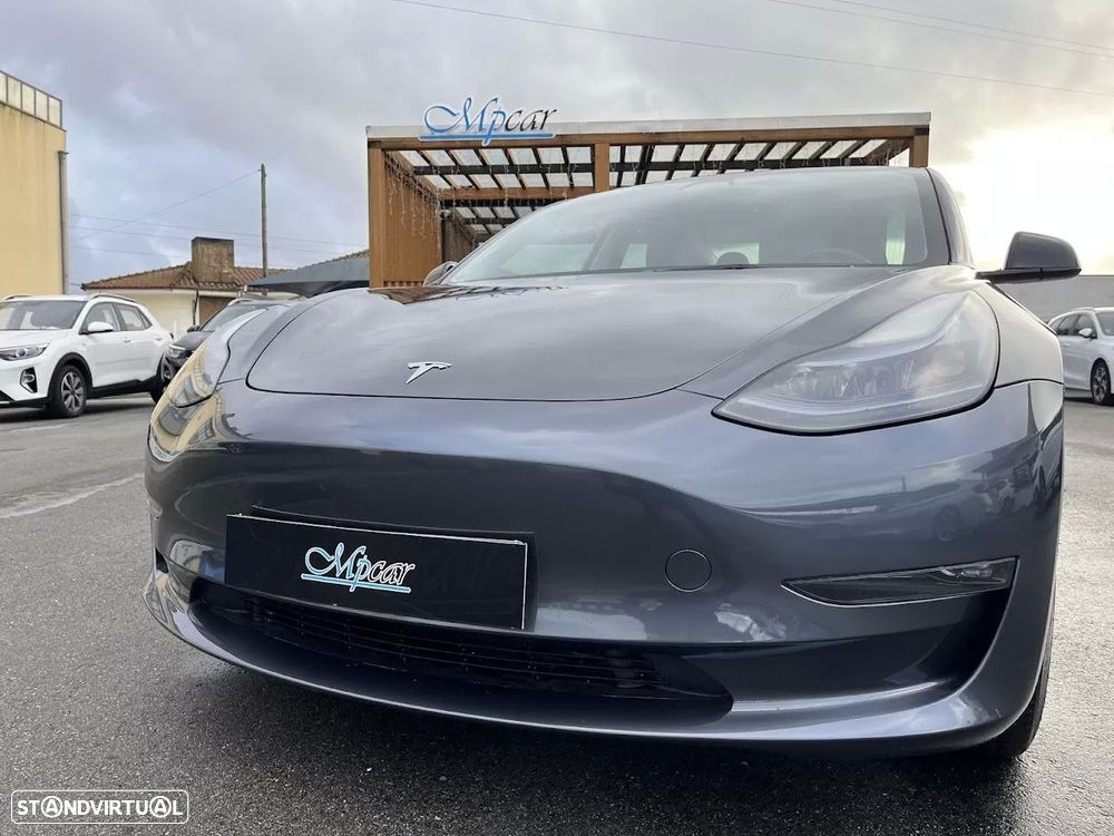 Tesla Model 3 Long Range Tração Traseira - 39