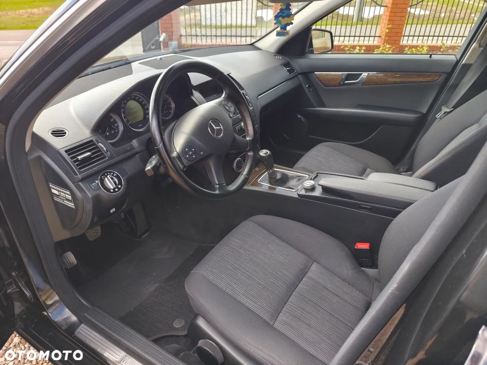 Mercedes-Benz Klasa C 180 Kompressor BlueEFFICIENCY Elegance - 7