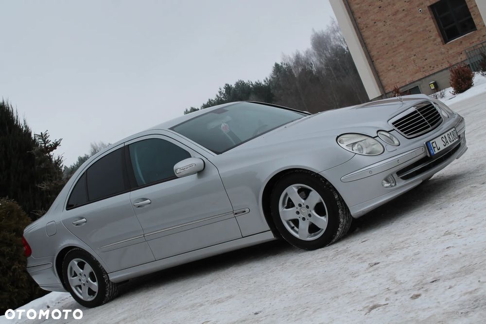 Mercedes-Benz Klasa E 240 4Matic Avantgarde - 10