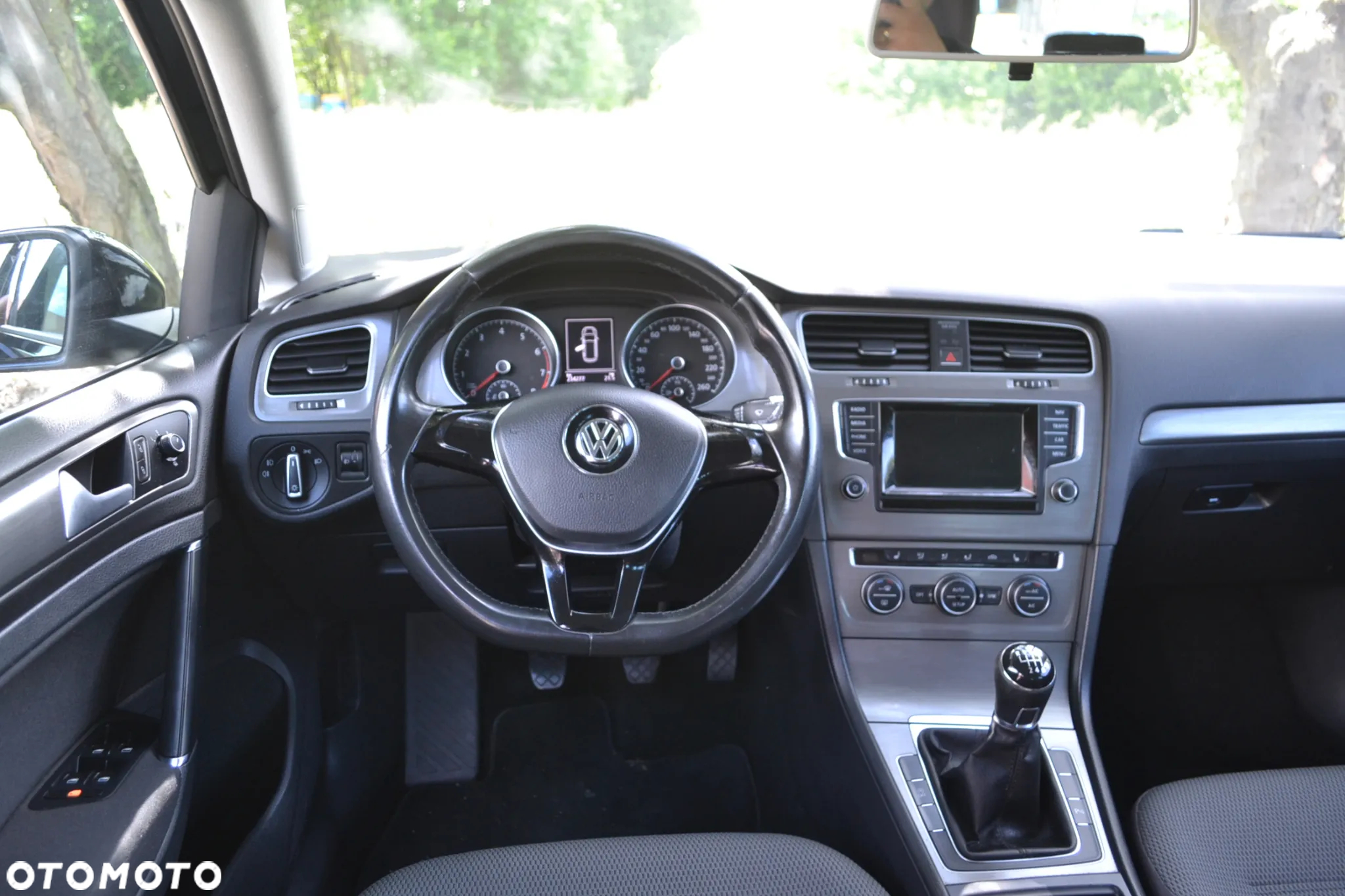Volkswagen Golf VI 1.2 TSI BlueMot Comfortline - 12