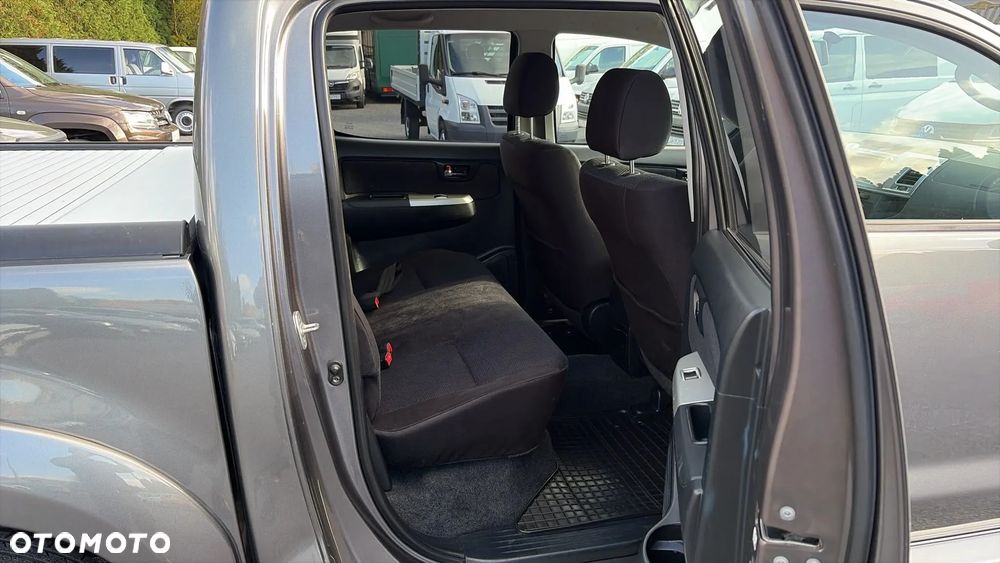 Toyota Hilux 4x4 Double Cab Life - 29