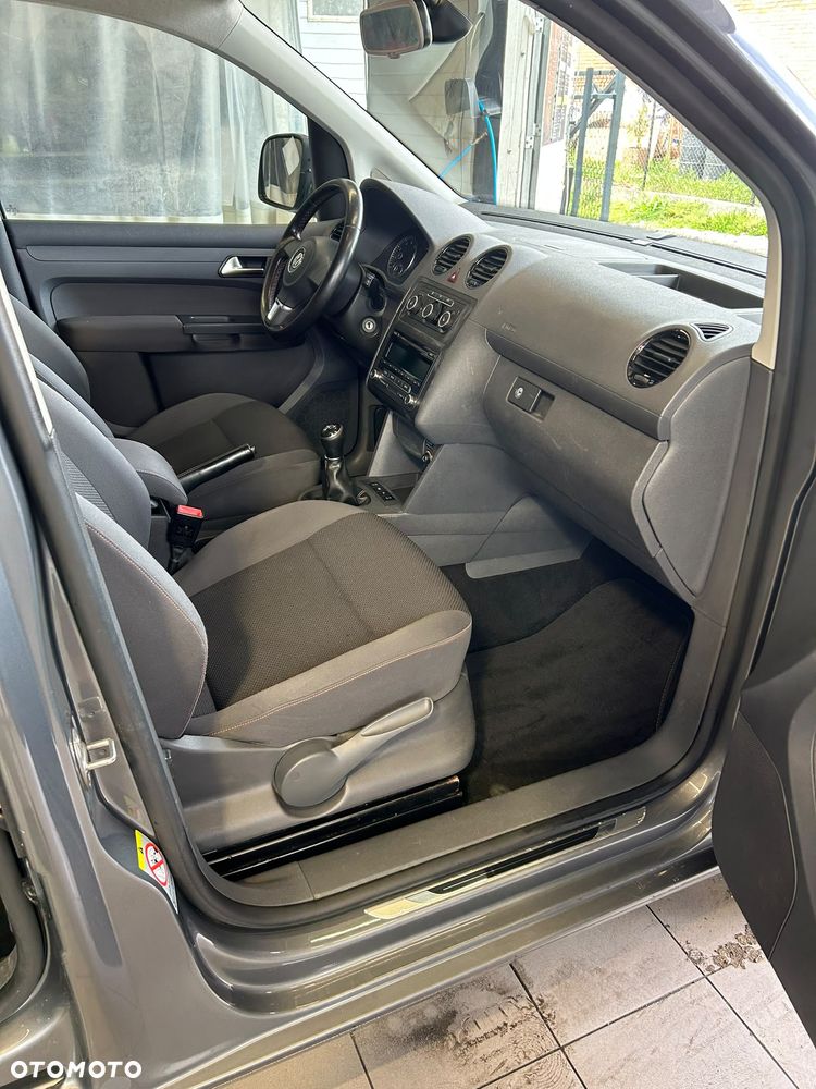 Volkswagen Caddy Highline - 33
