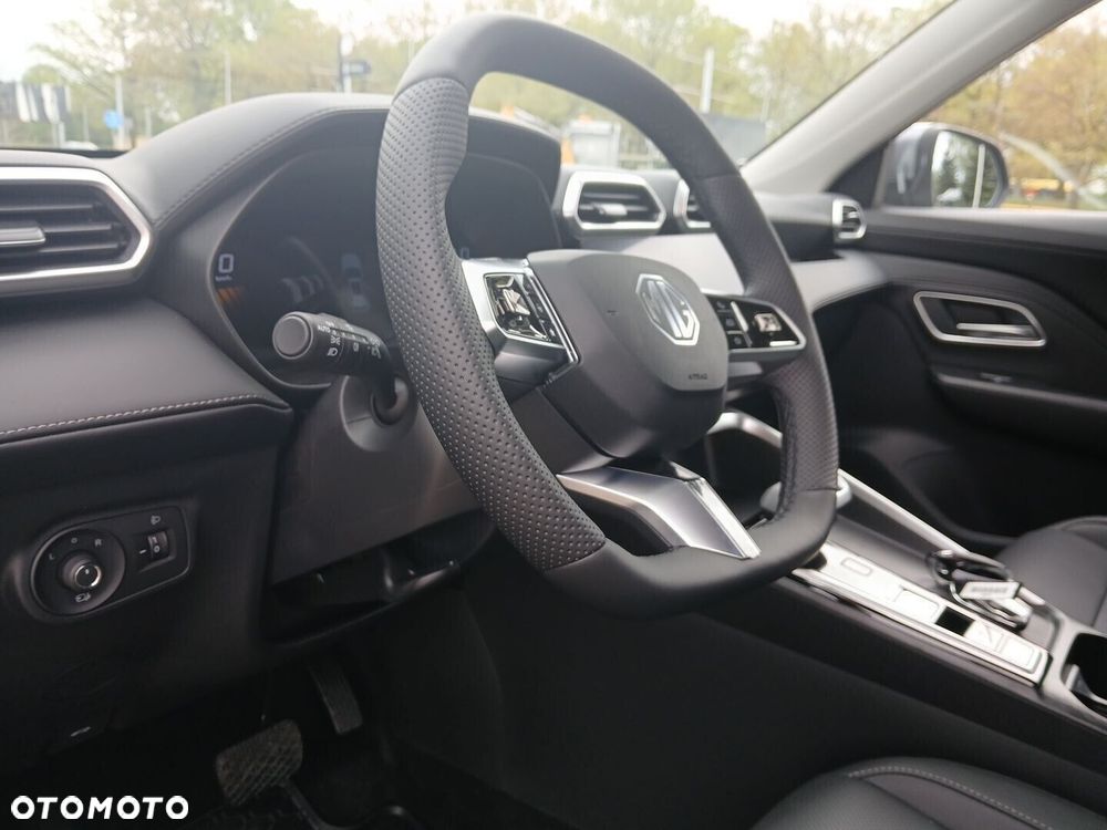 MG ZS Hybrid+ - 15