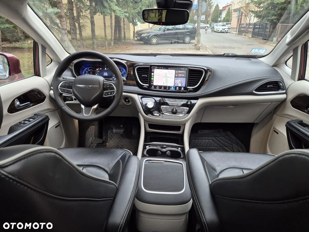 Chrysler Pacifica - 11