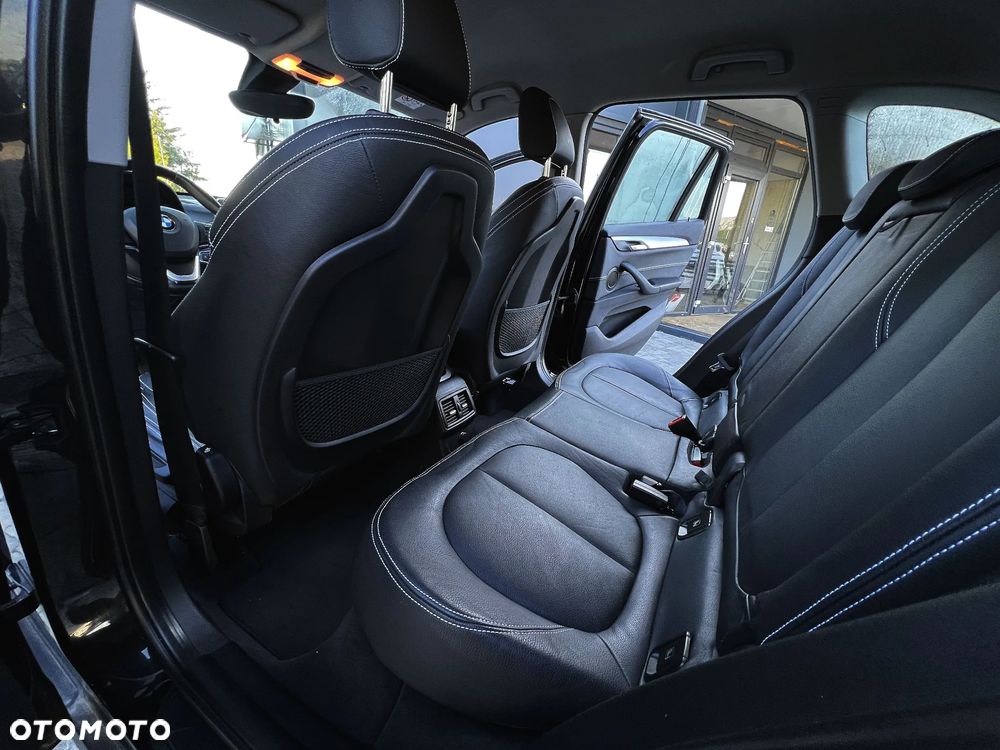 BMW X1 sDrive18d xLine - 19