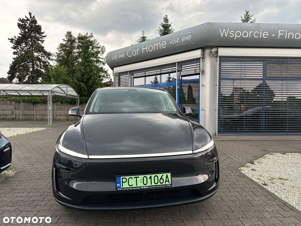 Tesla Model Y - 2
