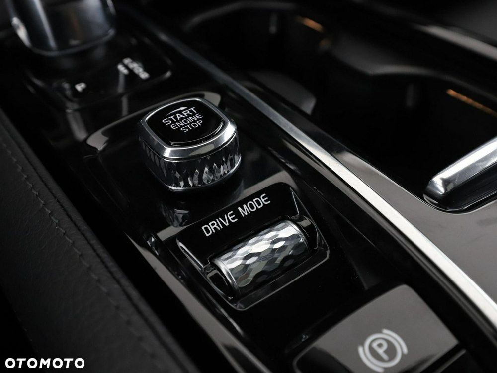 Volvo V90 T8 Twin Engine AWD Momentum - 29
