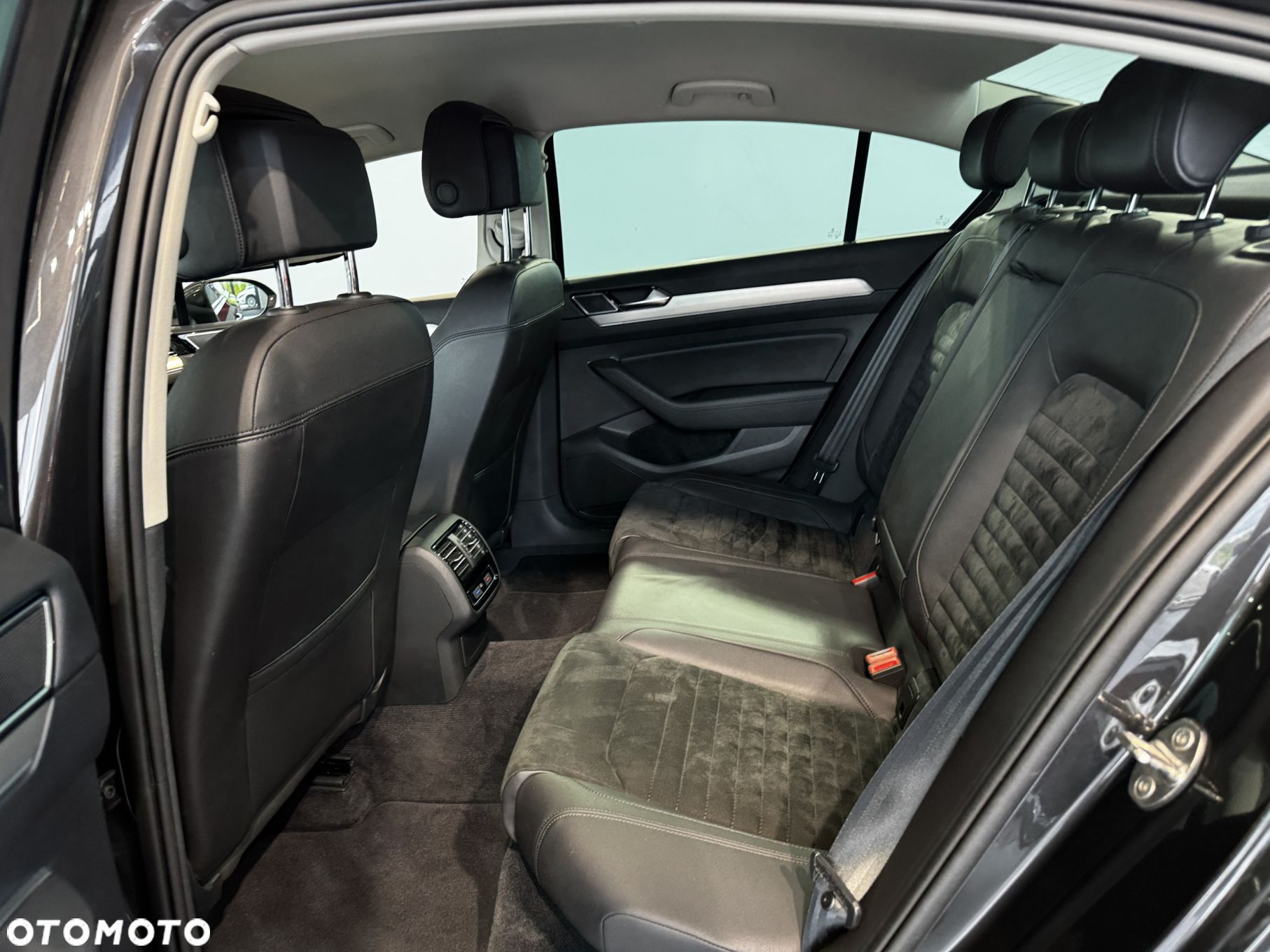 Volkswagen Passat - 15