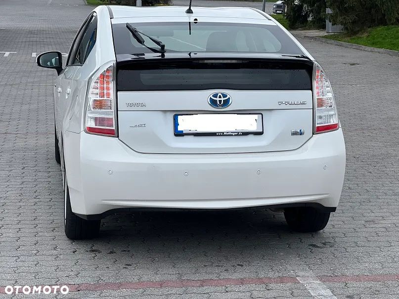 Toyota Prius (Hybrid) Executive - 6