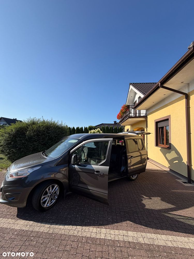 Ford Tourneo Connect Grand - 17