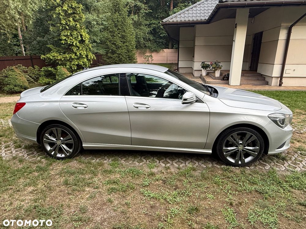 Mercedes-Benz CLA 200 7G-DCT Orange Art Edition - 5