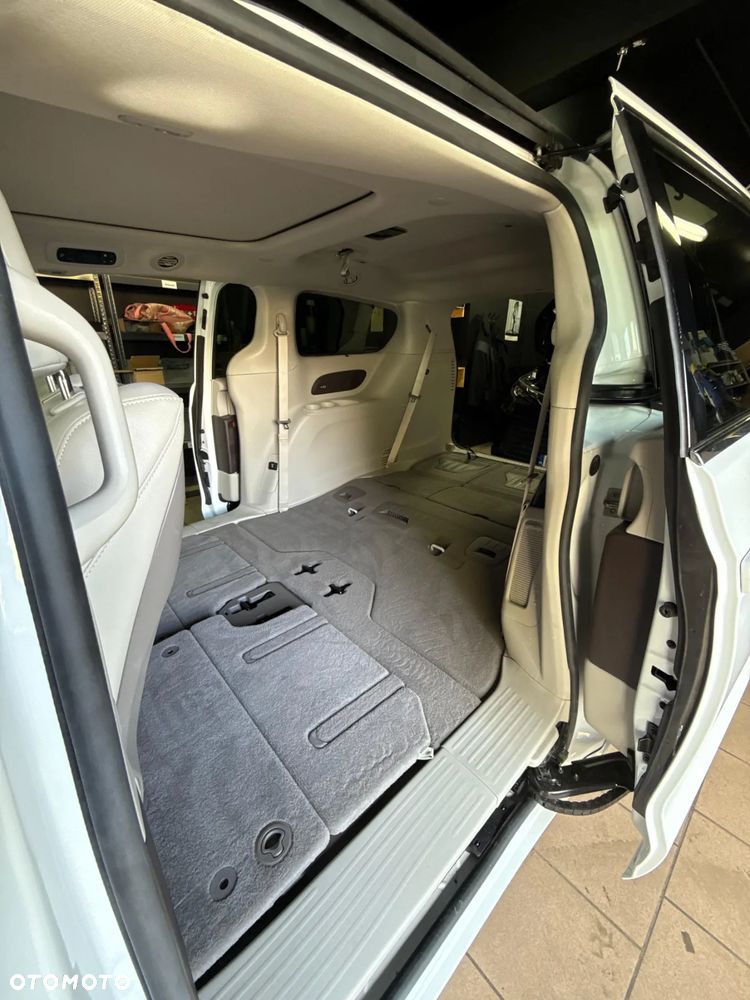 Chrysler Pacifica - 16