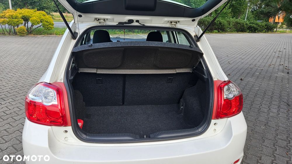 Toyota Auris 1.33 VVT-i Terra - 6