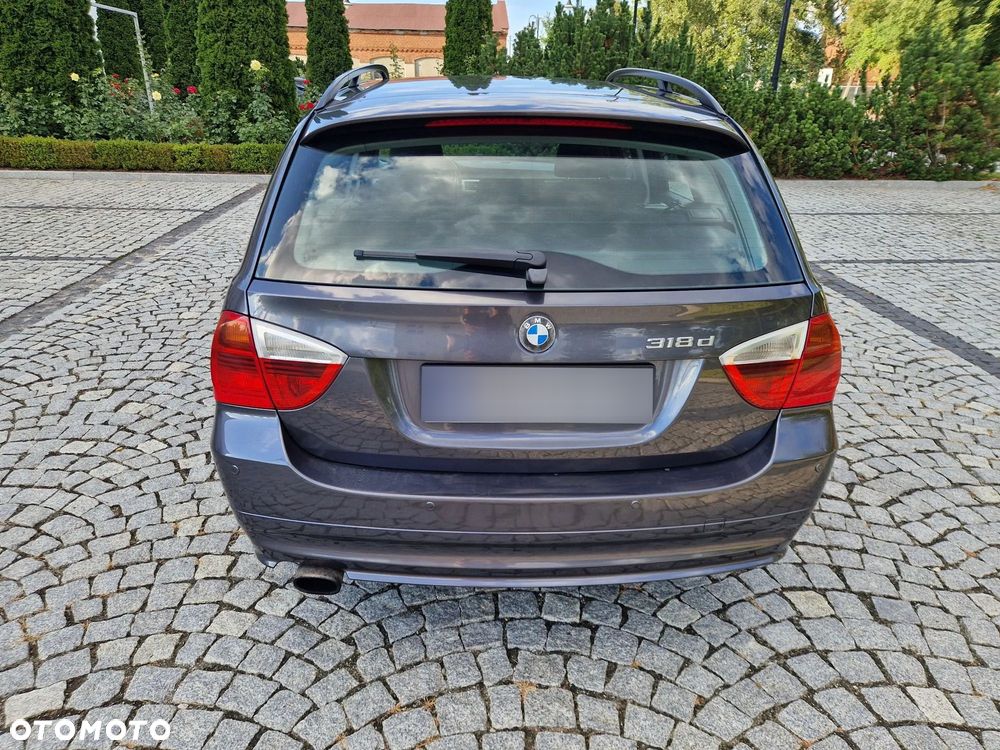 BMW Seria 3 318d - 10