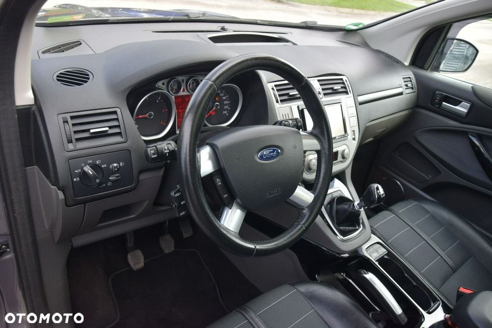 Ford Kuga 2.0 TDCi 4x4 Titanium - 39