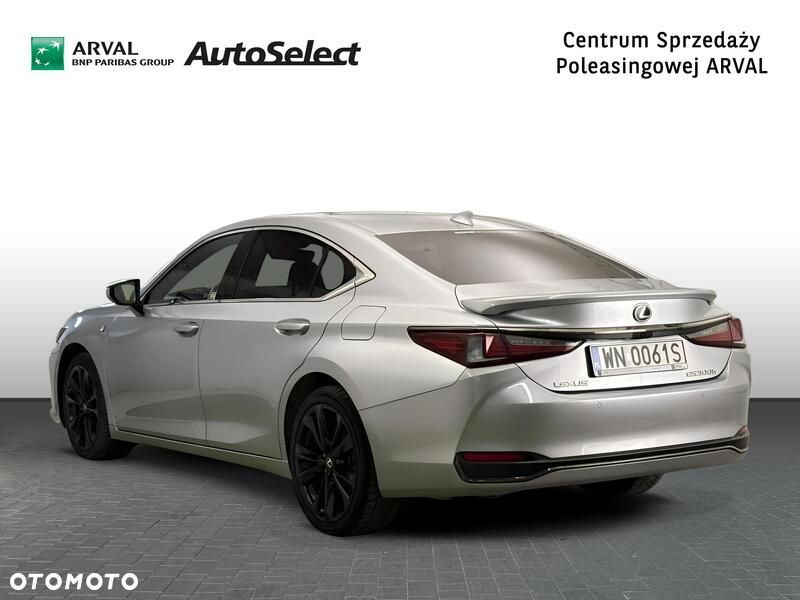 Lexus ES 300h F Sport Edition - 3