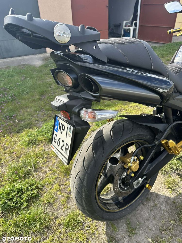 Suzuki GSR - 5