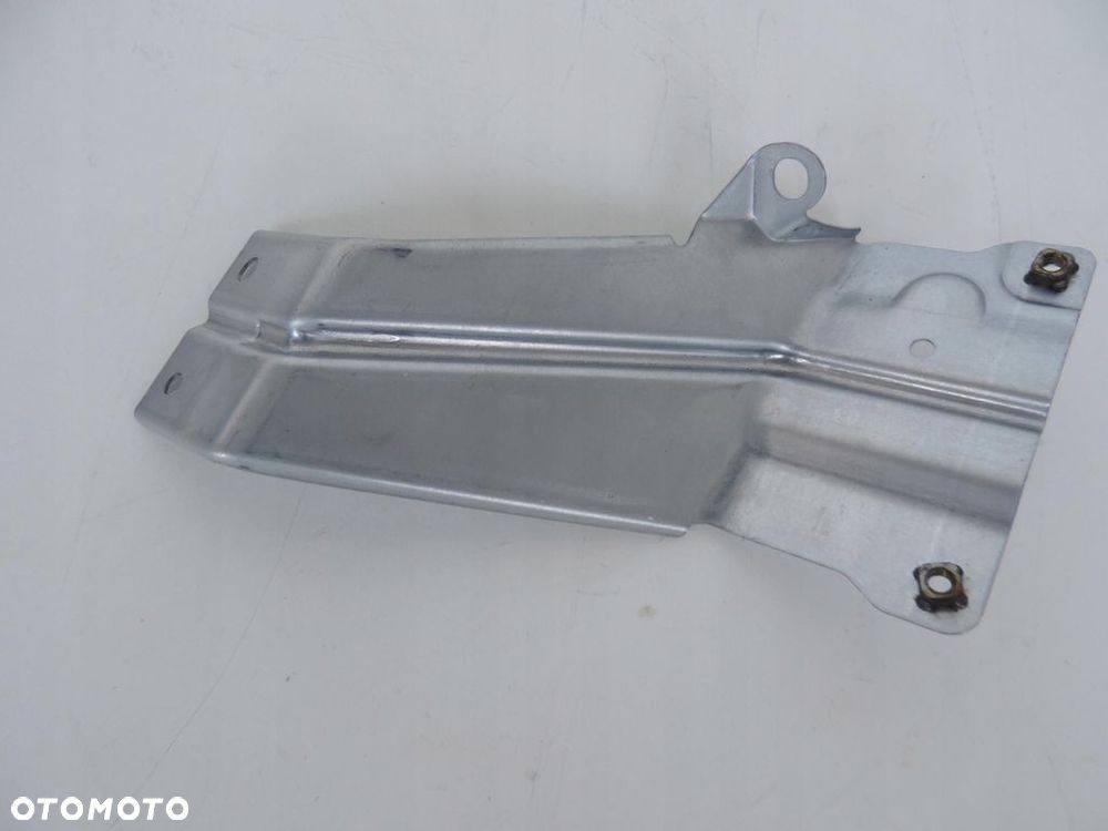 Mocowanie błotnika przód lewy Opel Antara 95422592 NOWY ORYGINAŁ - 2