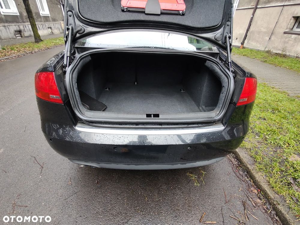 Audi A4 Limousine - 16