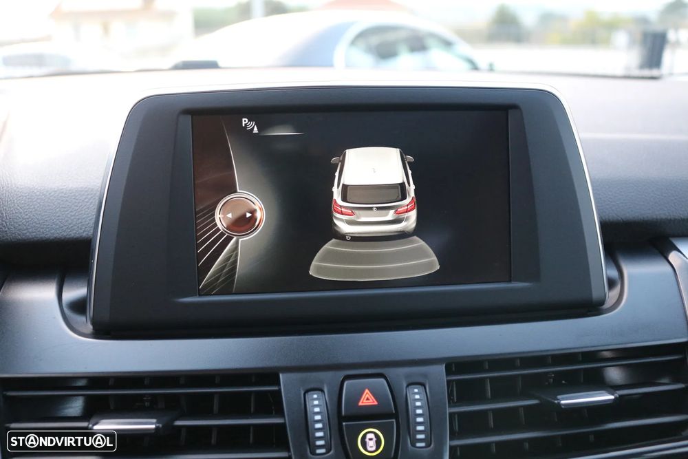 BMW 218 Active Tourer d Aut. - 24