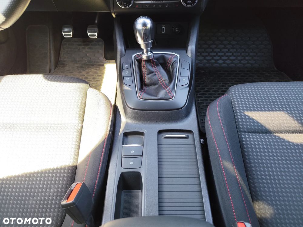Ford Focus 1.0 EcoBoost Hybrid ST-LINE STYLE - 19