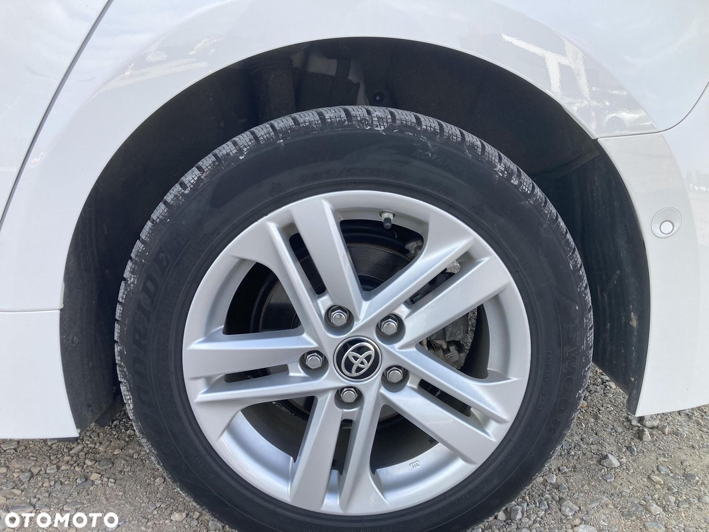 Toyota Corolla 2.0 Hybrid Comfort - 28
