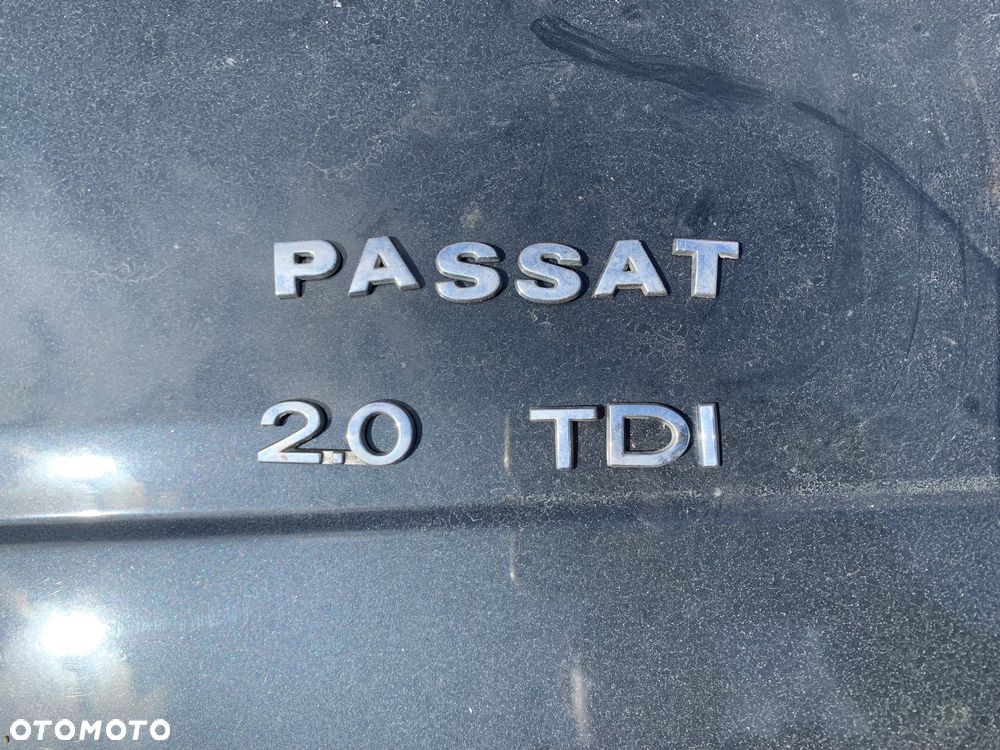 Emblemat znaczek napis 2.0 tdi Volkswagen Passat b6 - 1