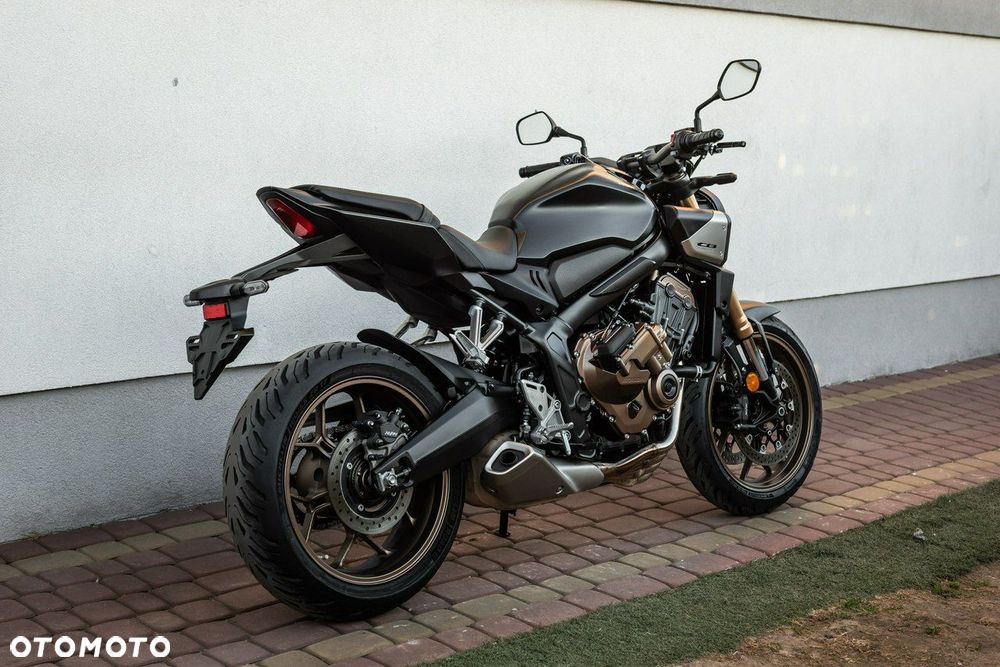 Honda CB - 4