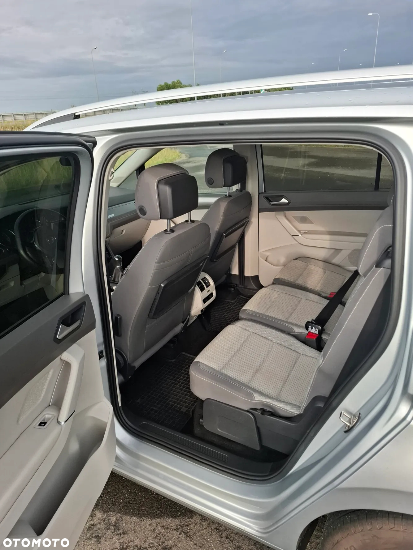 Volkswagen Touran 1.6 TDI SCR (BlueMotion Technology) Comfortline - 16