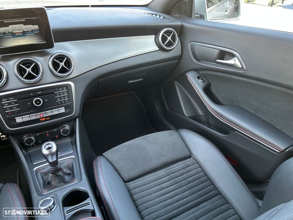 Mercedes-Benz CLA 180 d Shooting Brake AMG Line - 15