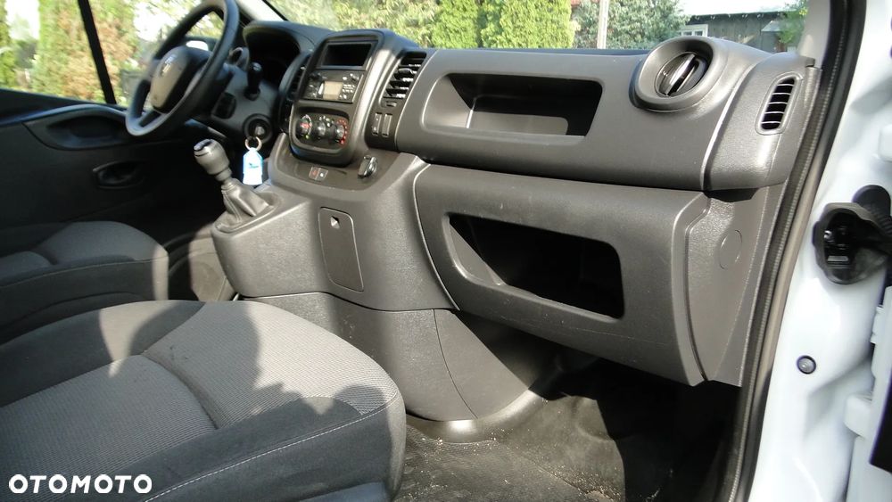 Renault Trafic - 25