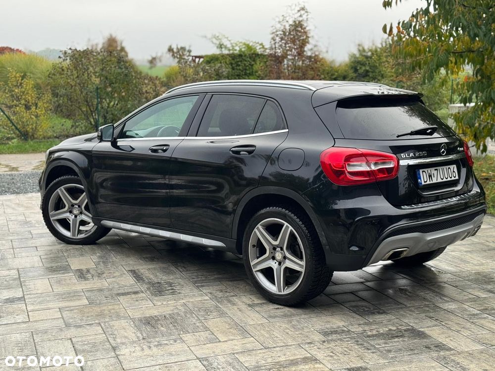 Mercedes-Benz CLA 250 4-Matic AMG Line - 2