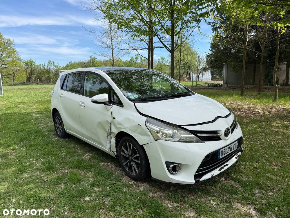 Toyota Verso 1.6 D-4D 5-Sitzer Start/Stop Skyview Edition - 8
