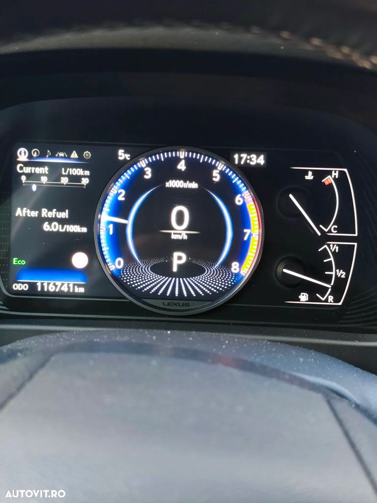 Lexus UX 250h FWD Business - 17