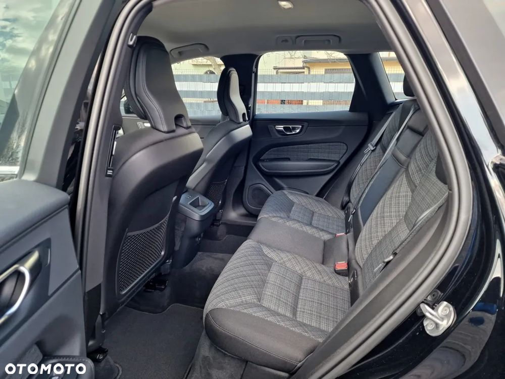 Volvo XC 60 B4 D AWD Core - 27