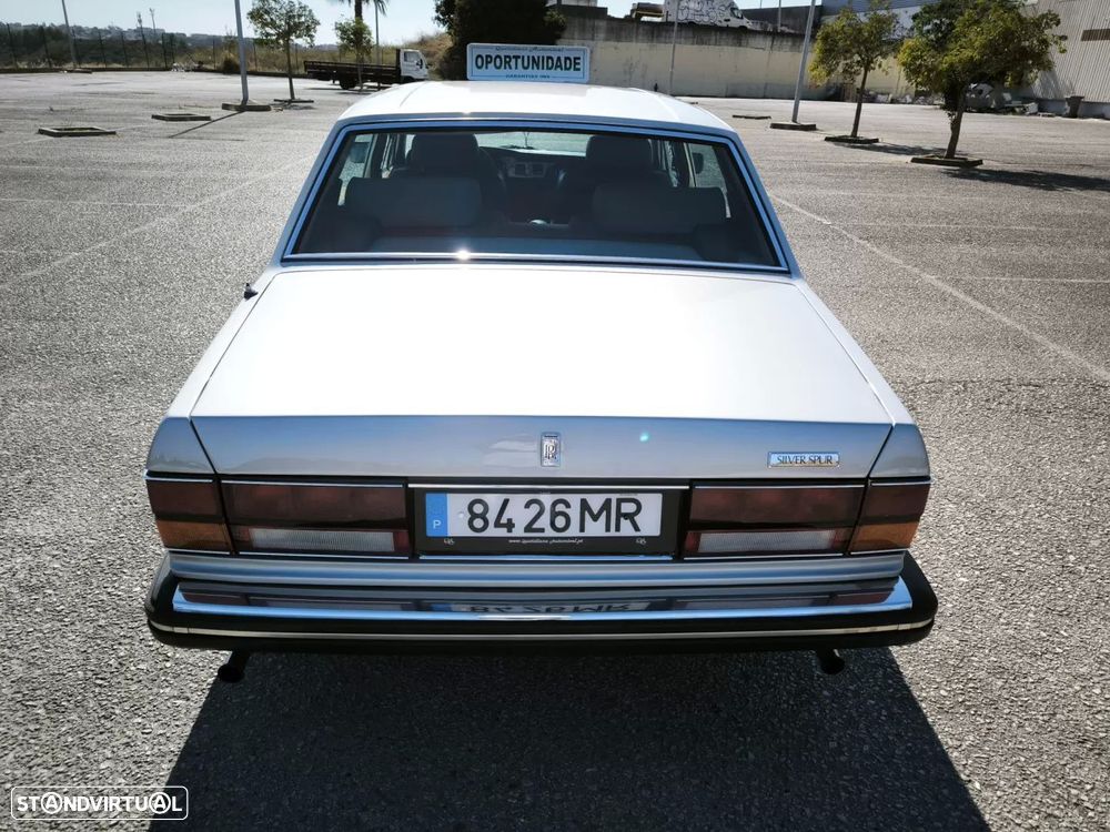 Rolls Royce Silver Spur - 16