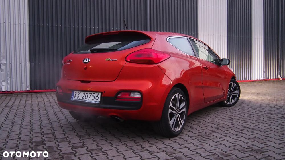 Kia Ceed - 8
